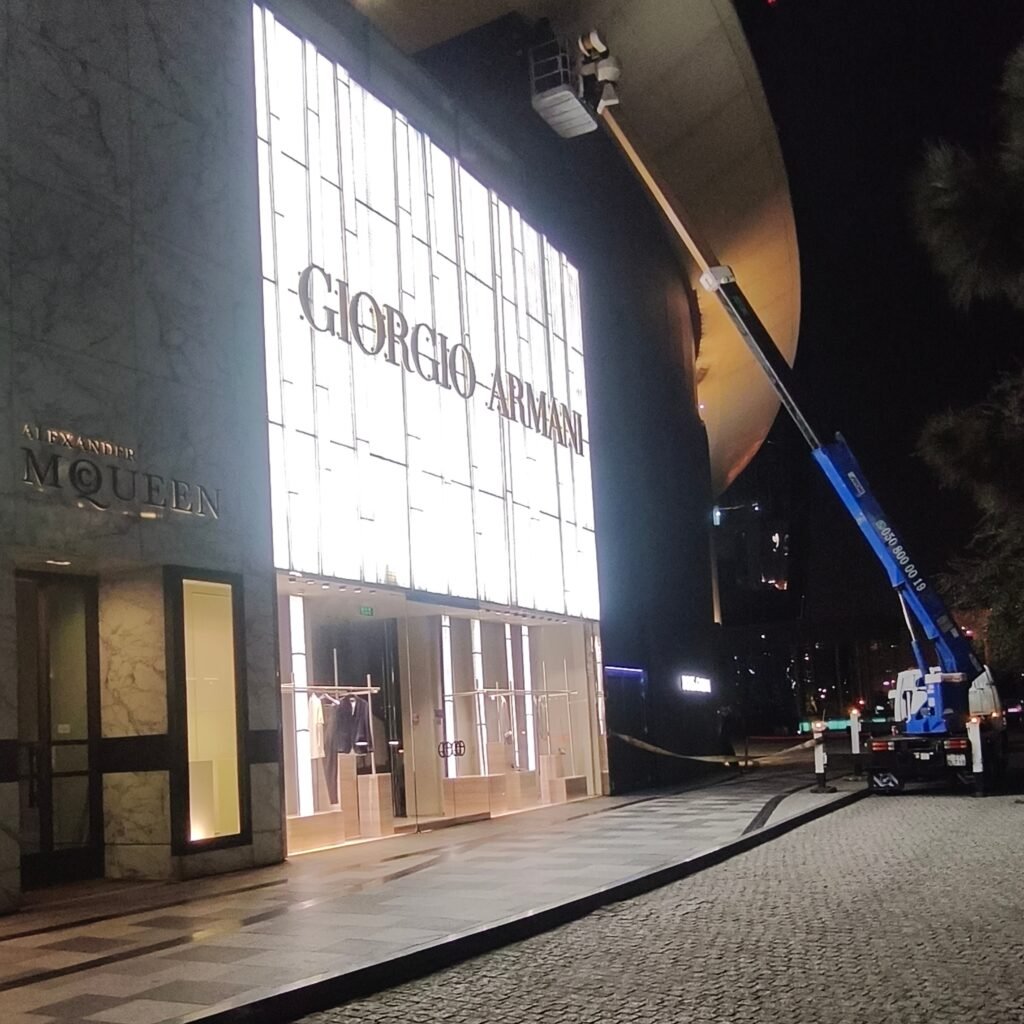 armani